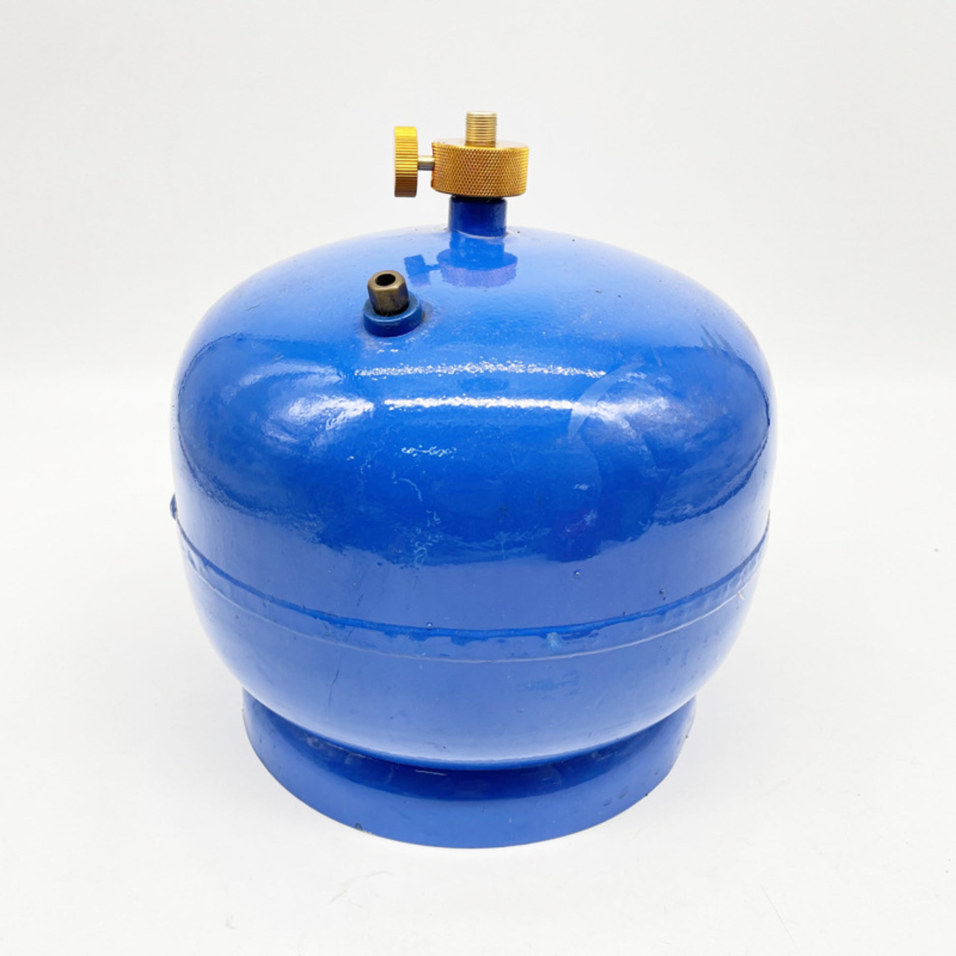 Close up of STARCAMP split type gas cartridge adapter top connector for camping stove connection